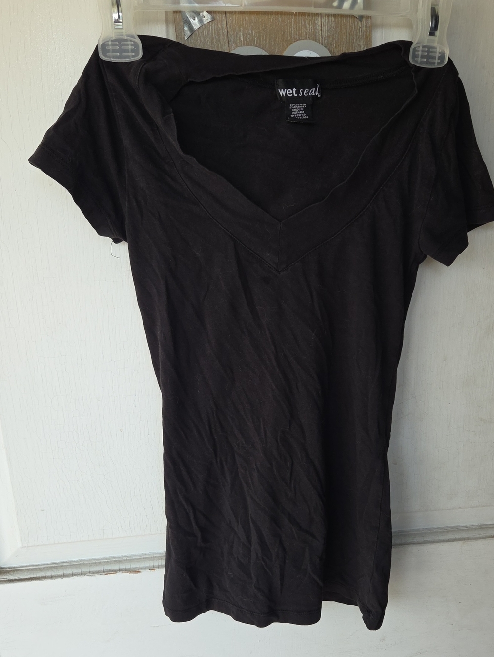 Wet Seal Black Short Sleeve V-Neck Tee Y2k